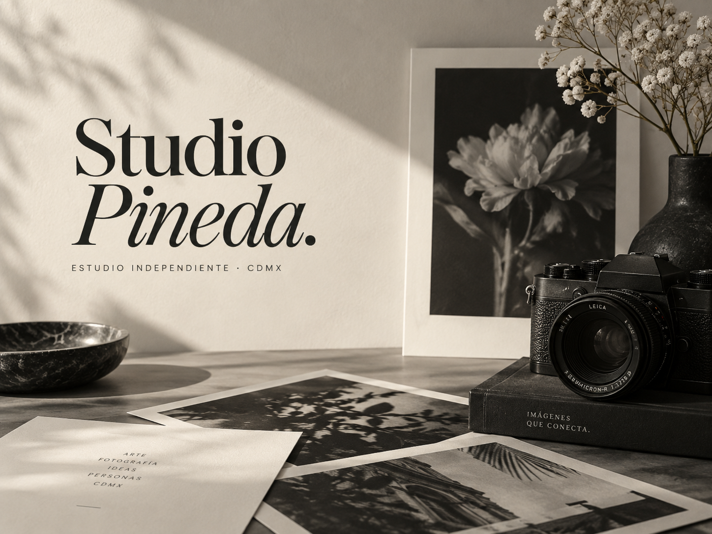 Studio Pineda: cámara, fotografías y composición editorial en tonos cálidos